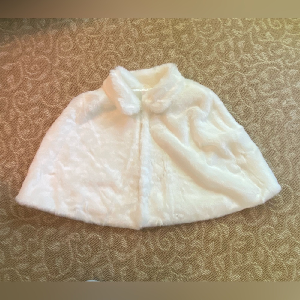 David's Bridal Cream Faux Fur Wrap